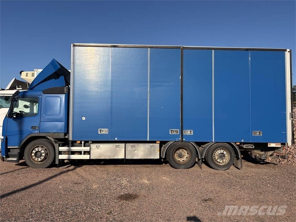 Volvo FM330 6x2 Umpikorikuorma-autot