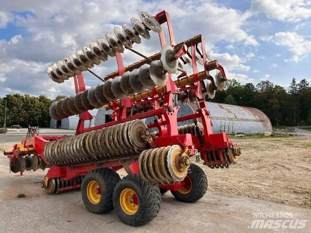 Väderstad Carrier820 Kiekkomultaimet ja lautasäkeet