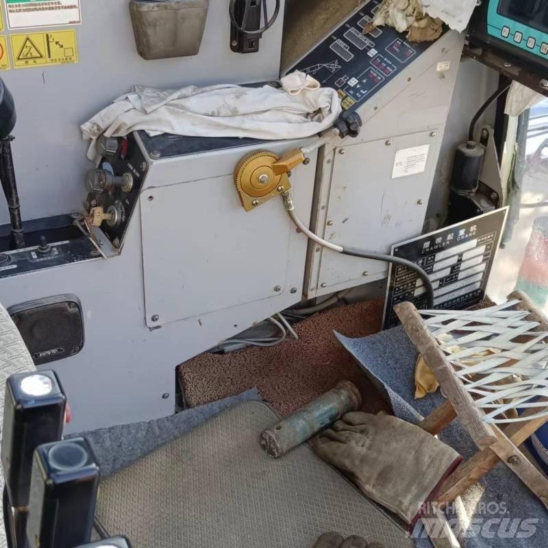 Hitachi SCX2500 Tela-alustaiset nosturit
