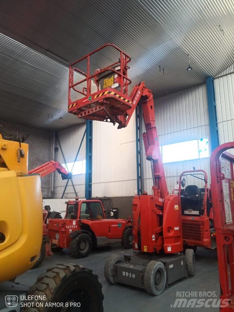 JLG E 300 AJP Kuukulkijat