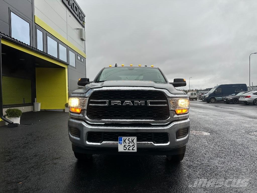 RAM 2500 Tradesman Lava-autot