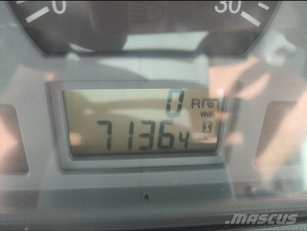 Valtra N 101 Traktorit