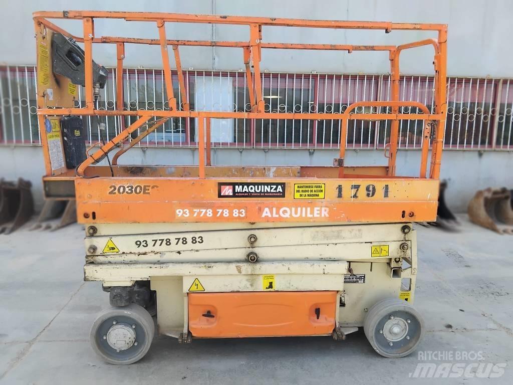 JLG 2030 ES Saksilavat