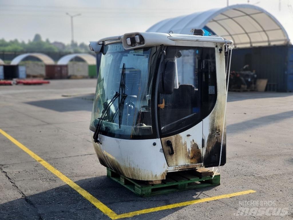 Liebherr L 550 CAB Ohjaamo ja sisusta