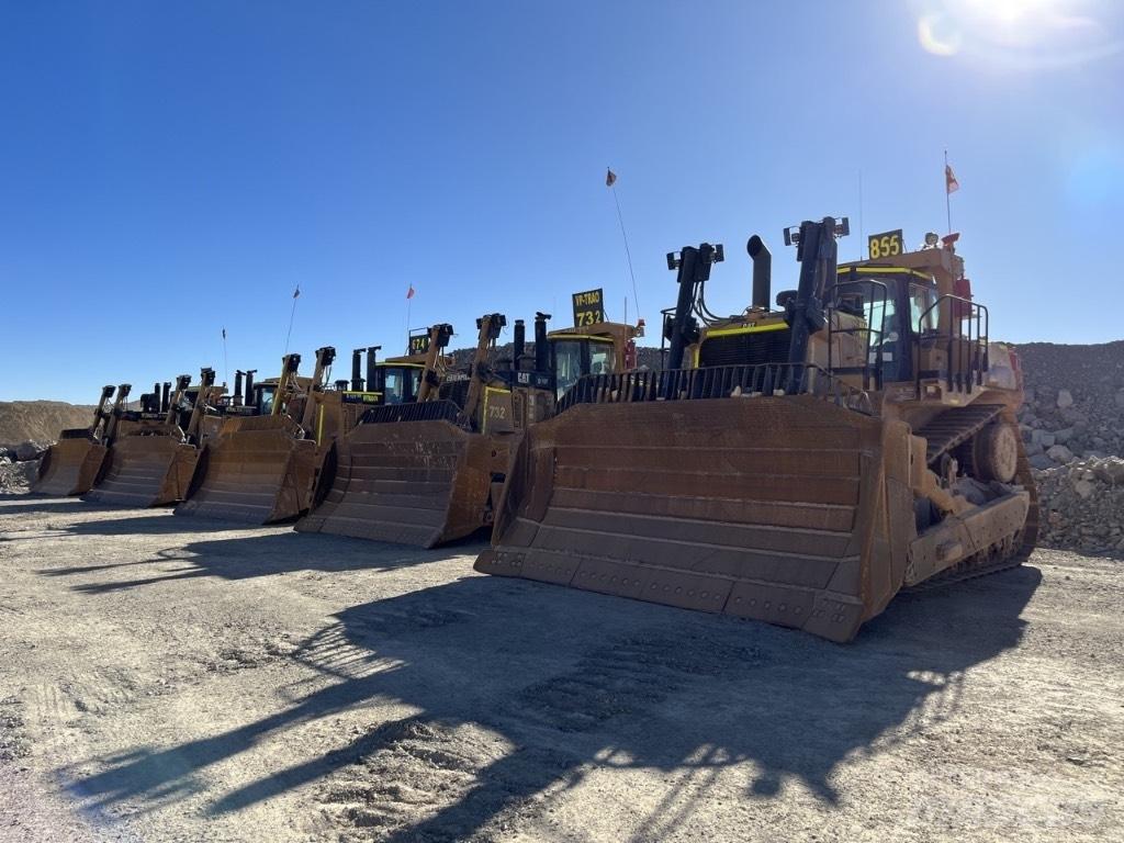 CAT D10T Telaketjupuskutraktorit