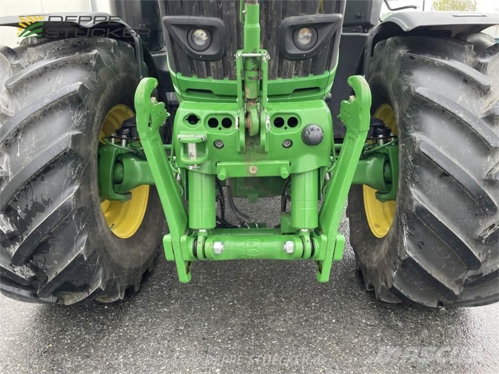 John Deere 6230R Traktorit