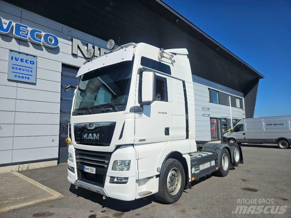 MAN TGX 580 6x2 Vetopöytäautot