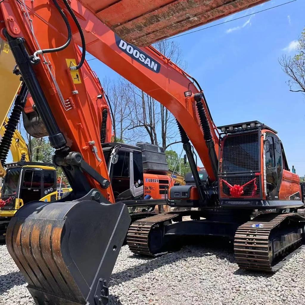 Doosan DX 225 LC Telakaivukoneet