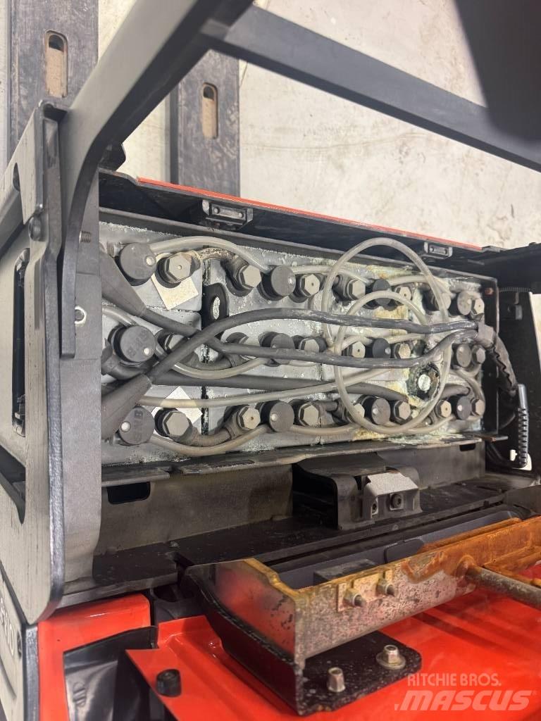 Toyota LPE 220 Lavansiirtotrukit ajotasolla