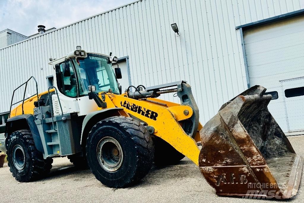 Liebherr L 566 Pyöräkuormaajat