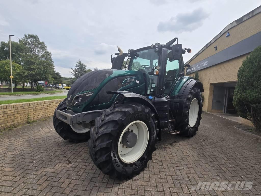 Valtra T 174 Traktorit