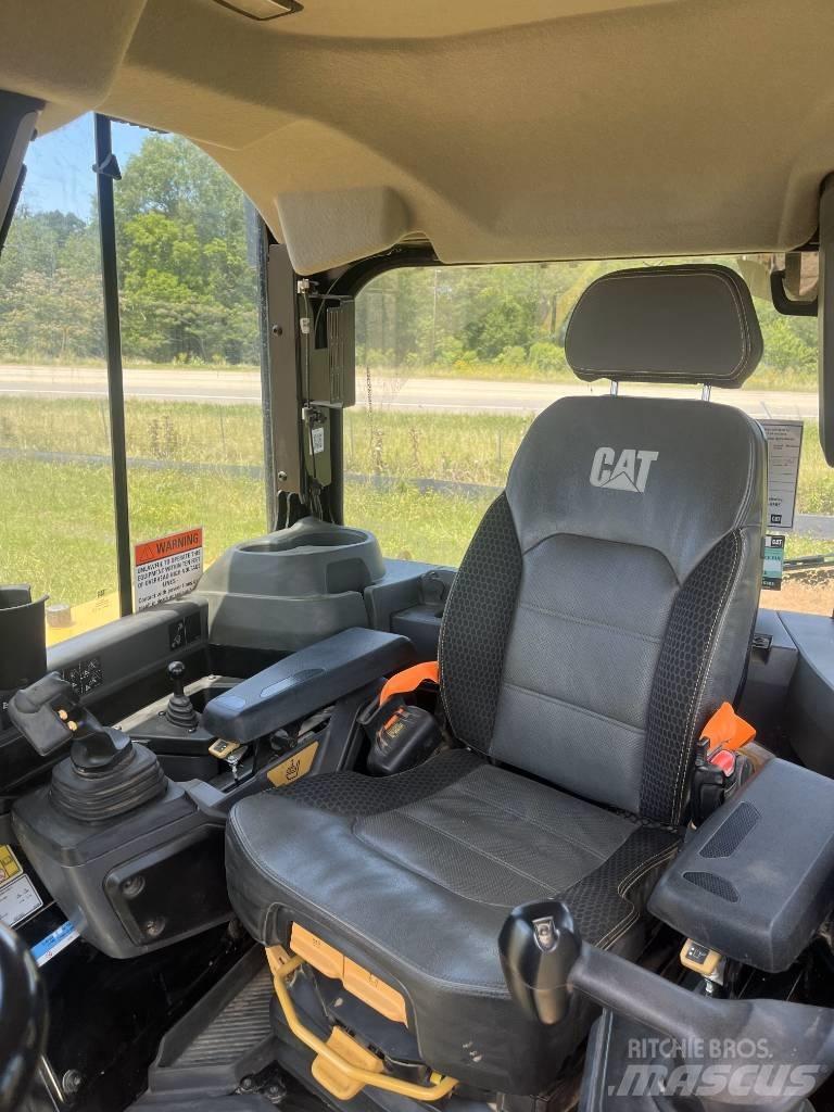 CAT D 6 LGP Telaketjupuskutraktorit