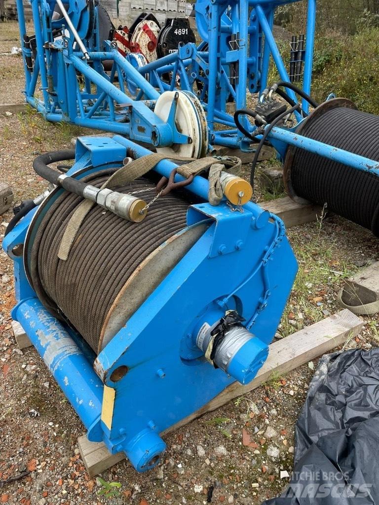Liebherr Crane parts RT-nosturit