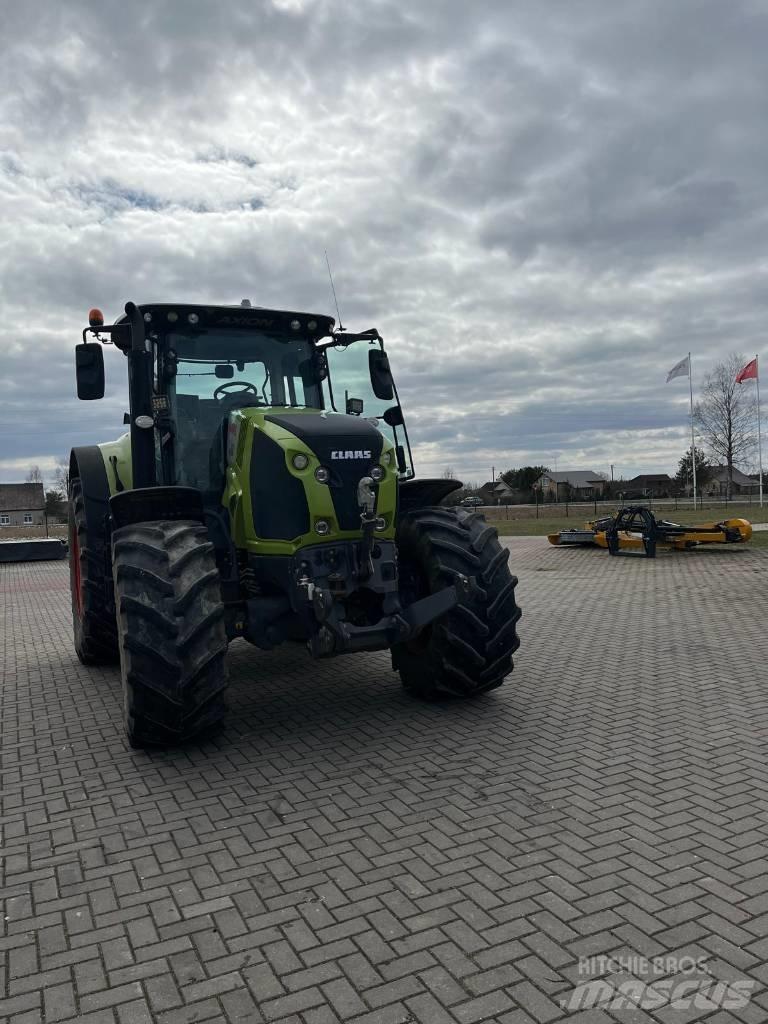 CLAAS Axion 850 Traktorit
