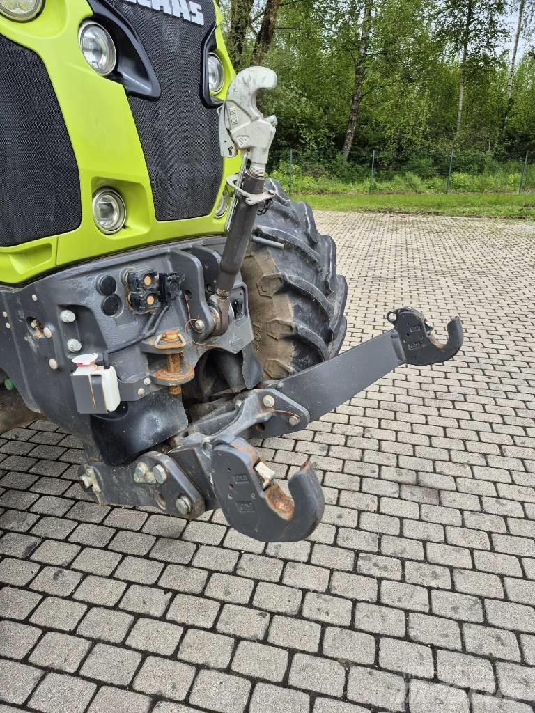 CLAAS Axion 850 Traktorit