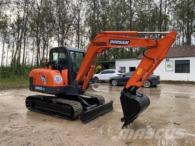 Doosan DH 140 Pyöräkaivukoneet