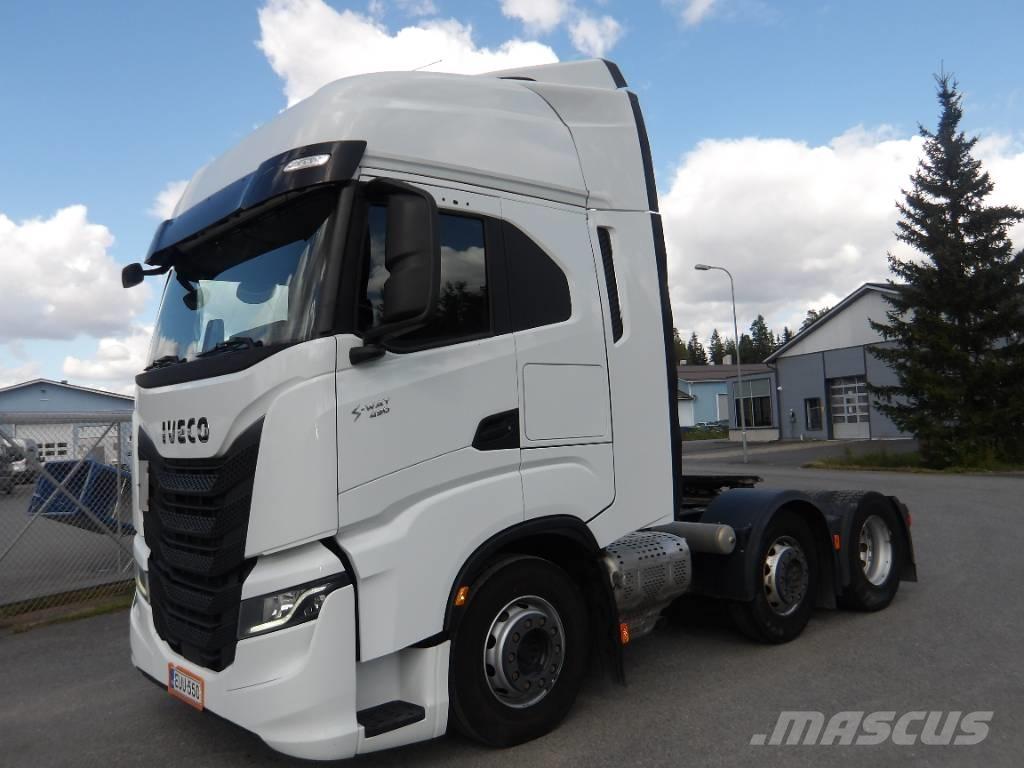 Iveco AS 440 STX Vetopöytäautot