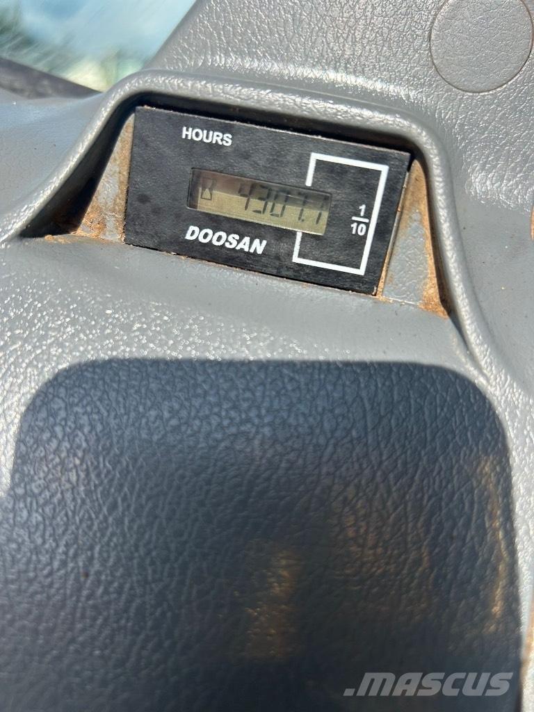 Doosan DX140 LC-7 Telakaivukoneet