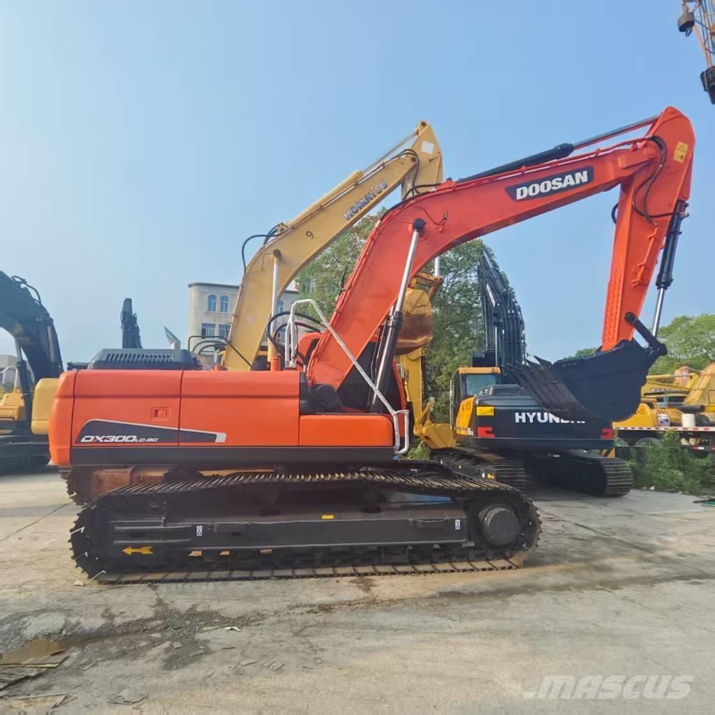 Doosan DX 300 LC Telakaivukoneet