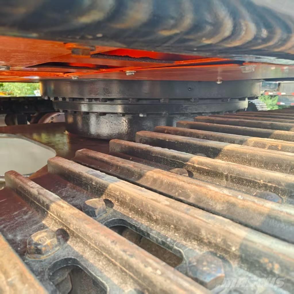 Doosan DX 300 LC Telakaivukoneet
