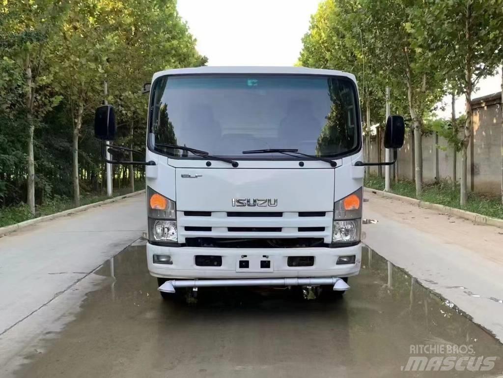 Isuzu ELF Tienhoitoautot