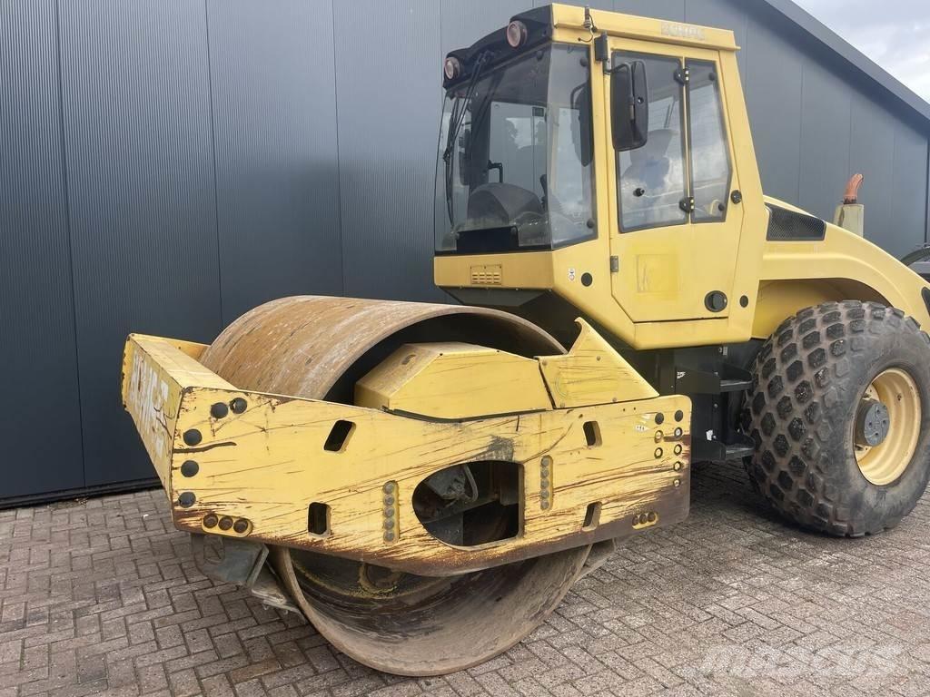 Bomag Bw 213 Kumipyöräjyrät