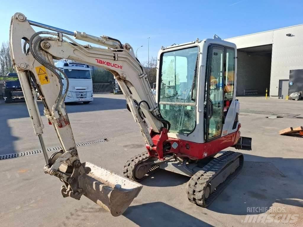 Takeuchi TB225LSA Minikaivukoneet < 7t