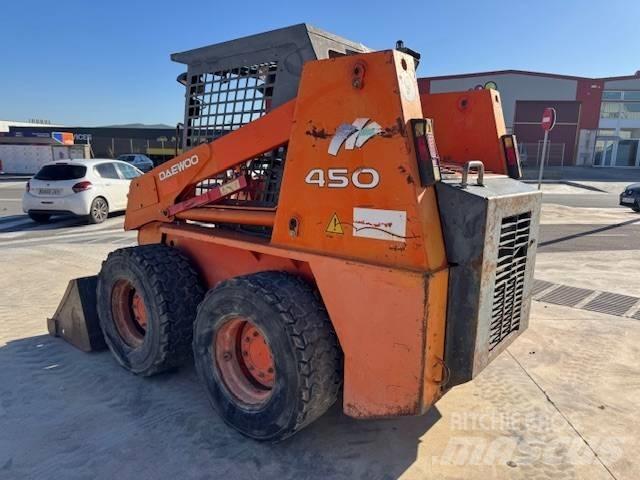 Daewoo 450P Liukuohjatut kuormaajat
