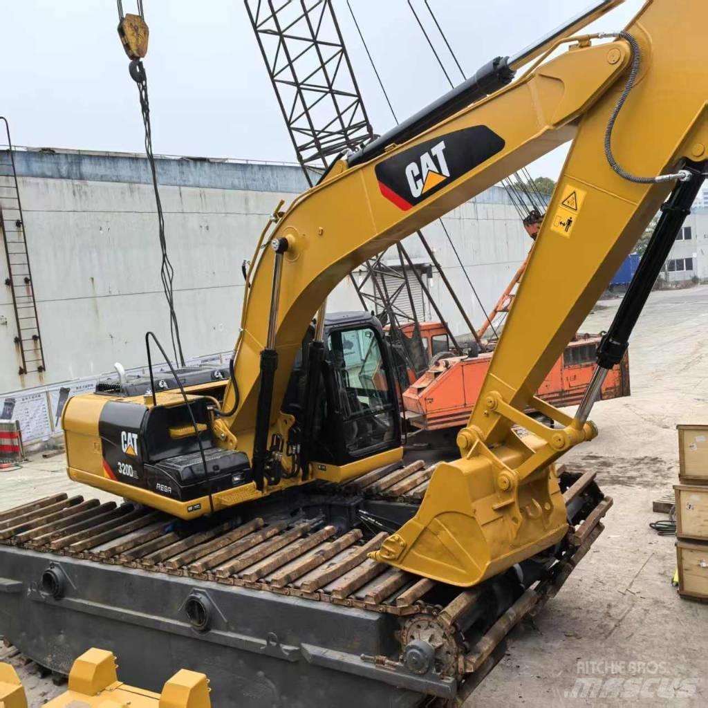 CAT 320 D Amfibio-kaivinkoneet