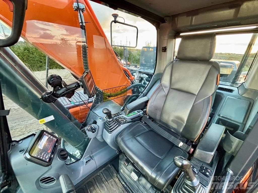 Doosan DX 255 Telakaivukoneet