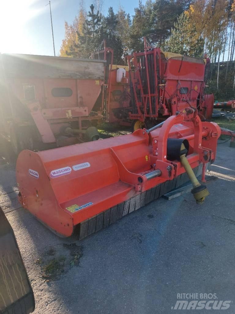 Maschio Tornado 280 Kesantoleikkurit ja -murskaimet