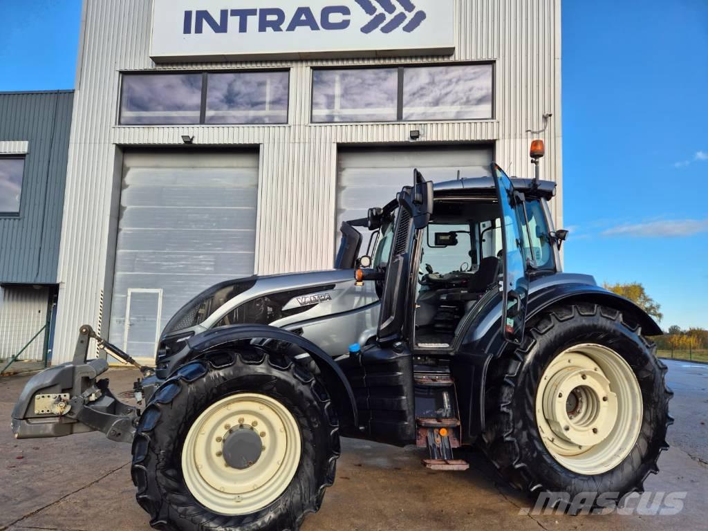 Valtra T 254 Traktorit