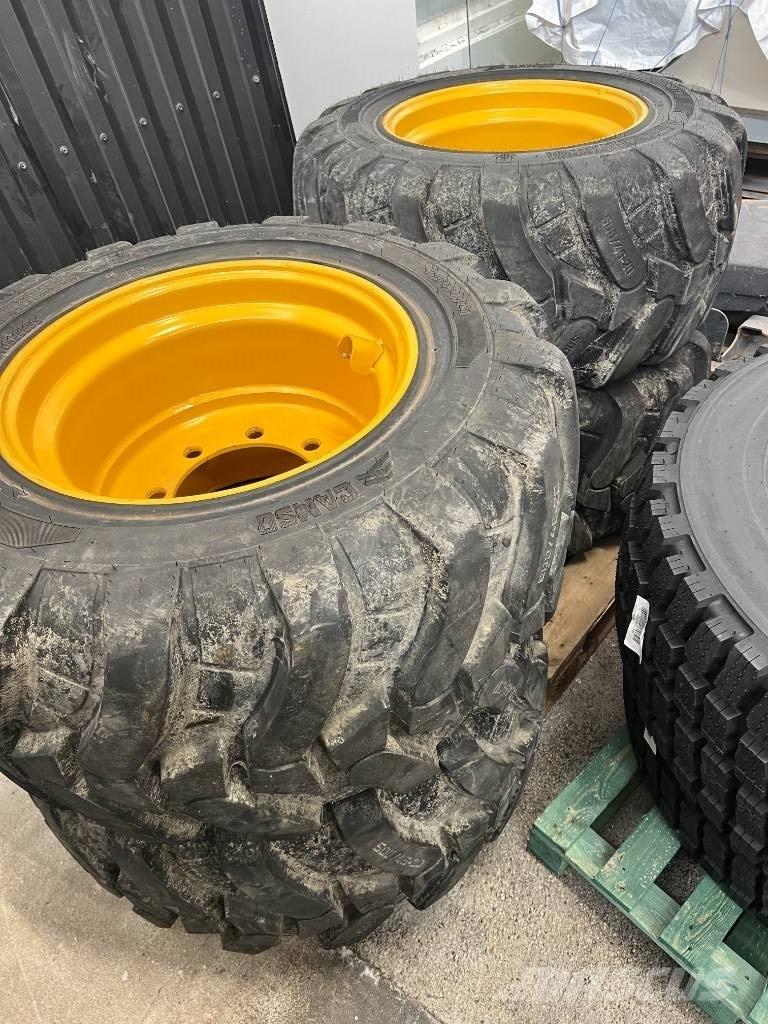  Twinhjul 500/45-20 Renkaat ja vanteet