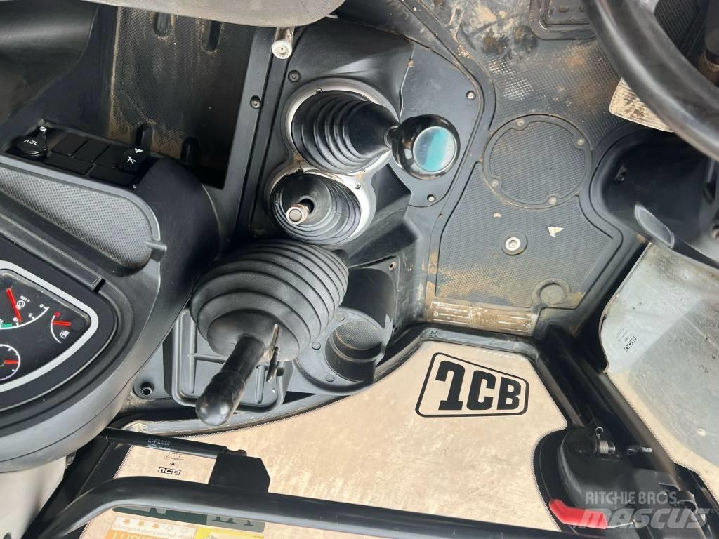 JCB 3 CX Kaivurikuormaajat