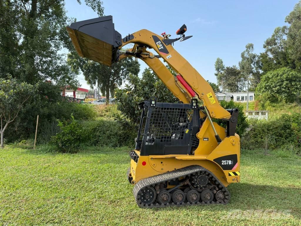 CAT 257 B Telakuormaajat