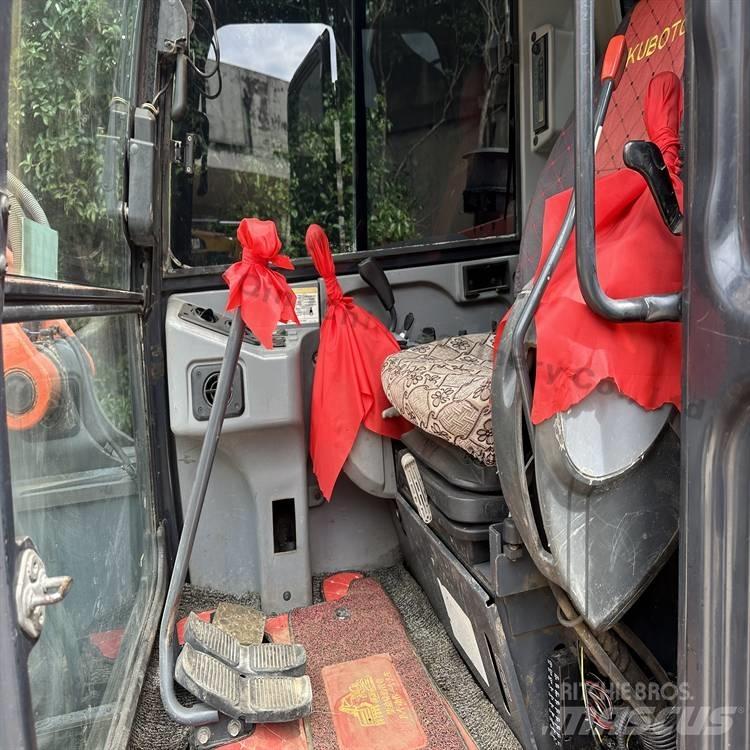 Kubota 183-3 Telakaivukoneet