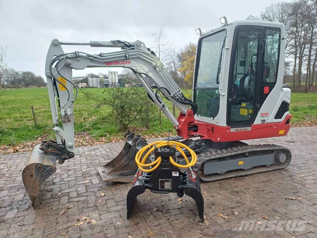 Takeuchi TB 225 Minikaivukoneet < 7t