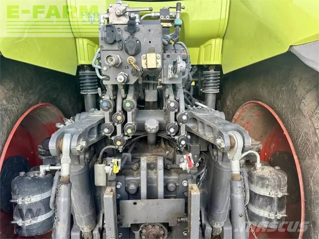 CLAAS axion 850 Traktorit