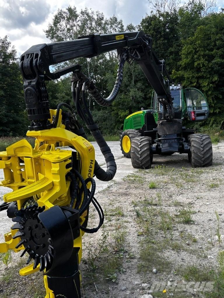 John Deere 1270 E Harvesterit