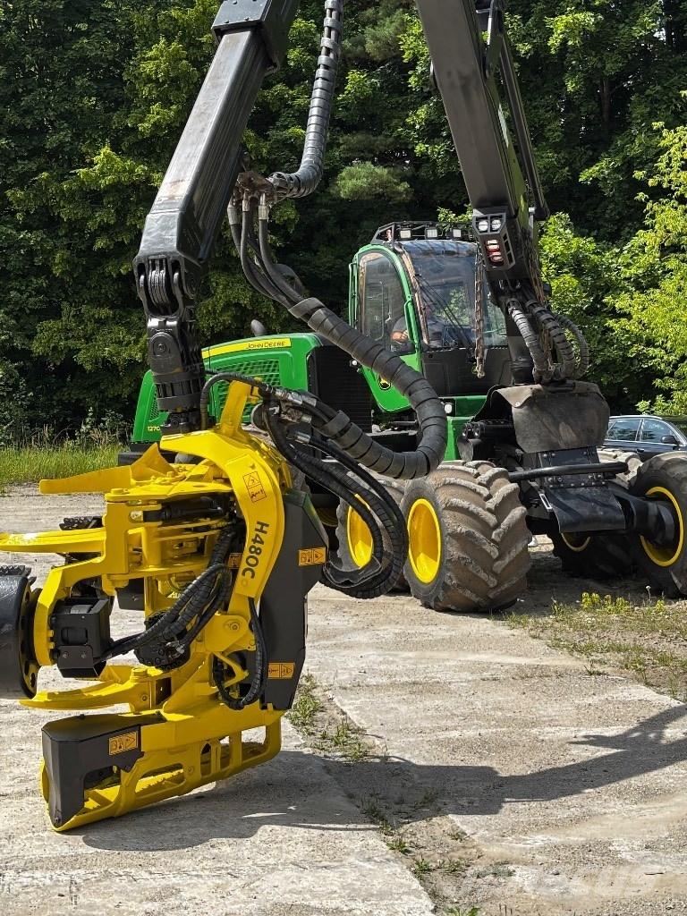 John Deere 1270 E Harvesterit
