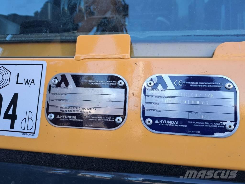 Hyundai R30 Z-9AK Minikaivukoneet < 7t