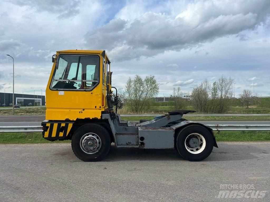 Terberg YT220 Vetopöytäautot