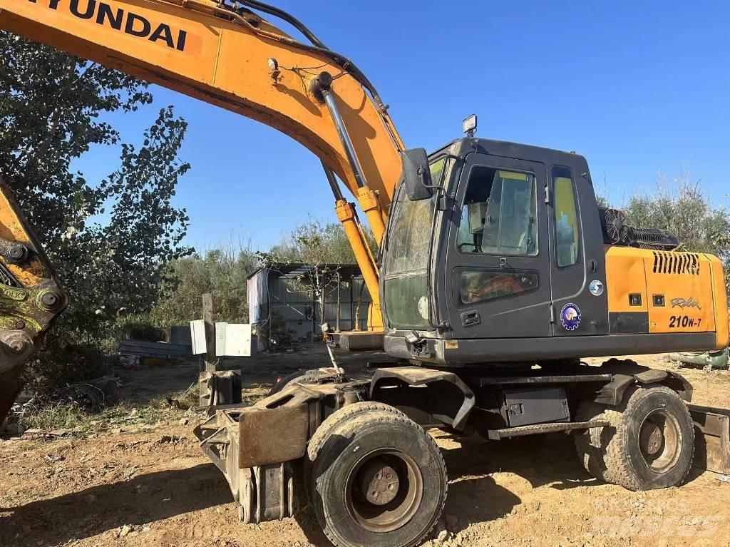 Hyundai R210W-9 Pyöräkaivukoneet