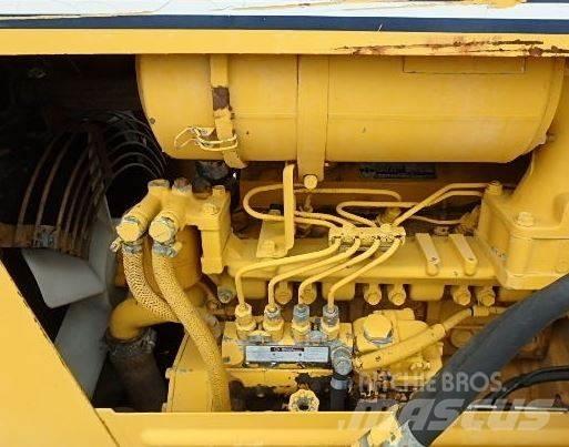 Komatsu D 20 A-6 Telaketjupuskutraktorit