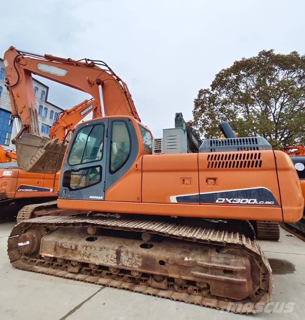 Doosan DX 300 LC Telakaivukoneet