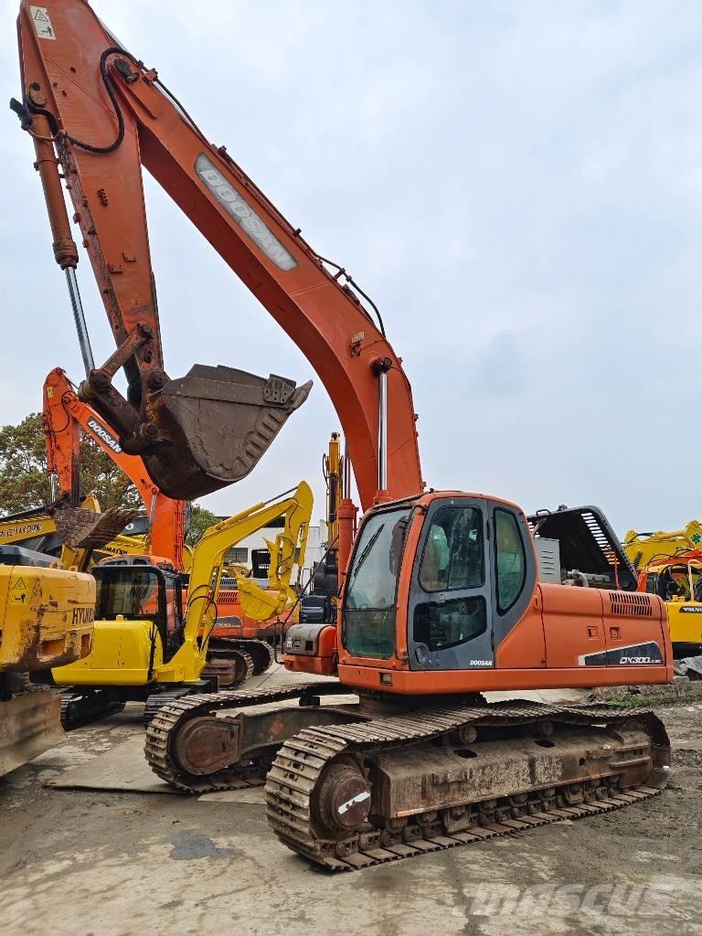 Doosan DX 300 LC Telakaivukoneet