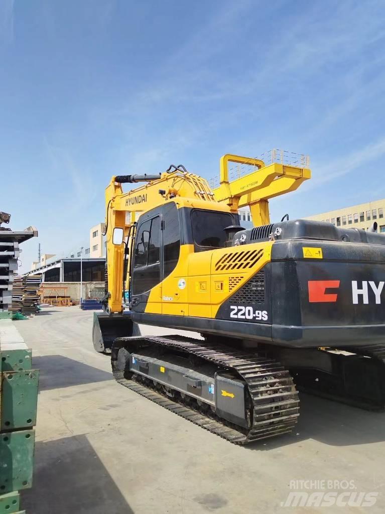 Hyundai R220LC-9S Telakaivukoneet