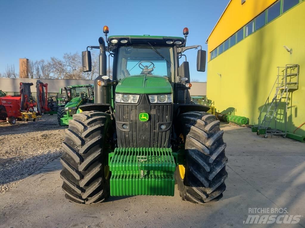 John Deere 7270 R Traktorit