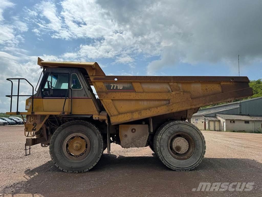 CAT 771D Maansiirtoautot