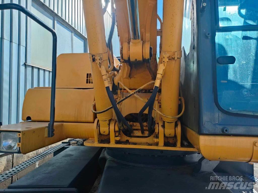 Komatsu PW 130ES-6K Pyöräkaivukoneet